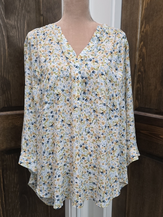 torrid Tops - Torrid Harper Floral Blouse